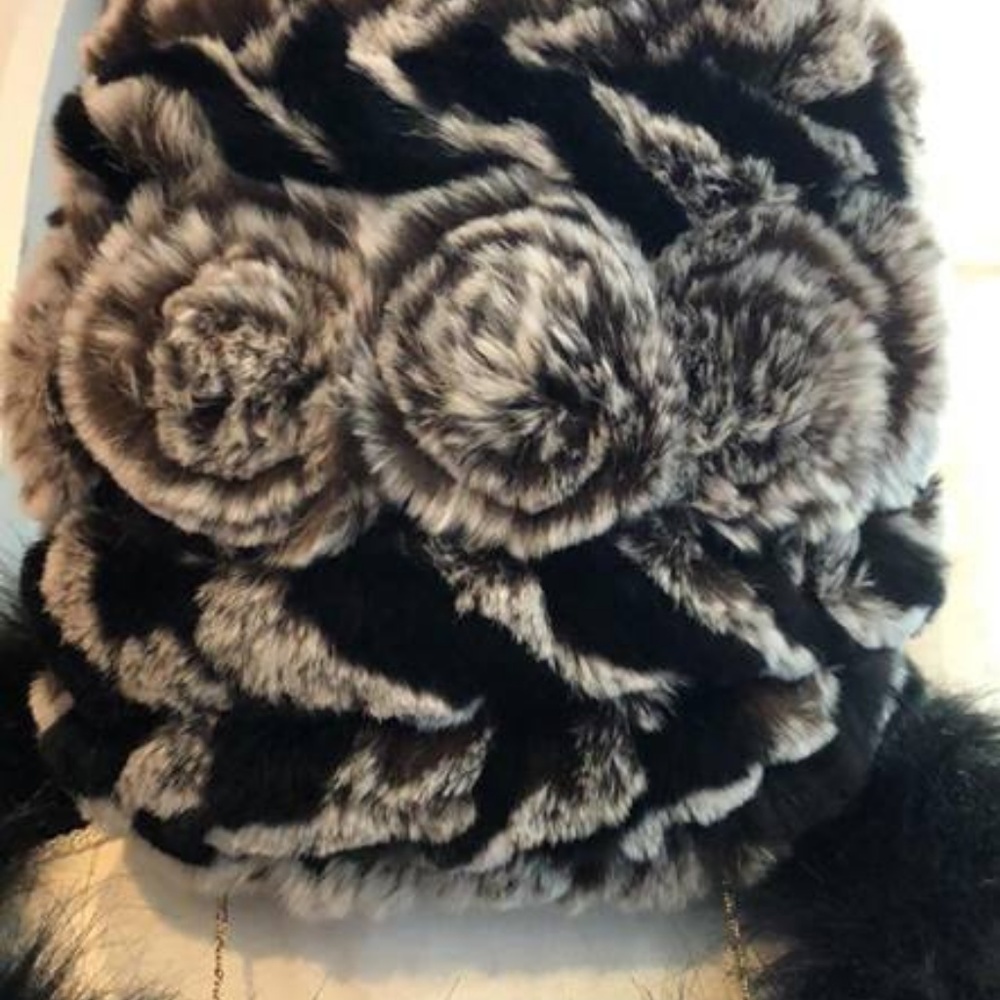 Real Rabbit Fur Hat - Picture 2 of 4